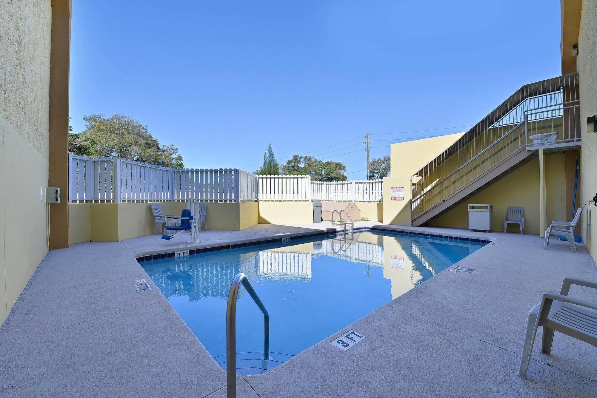Travel Inn Winter Haven Bagian luar foto